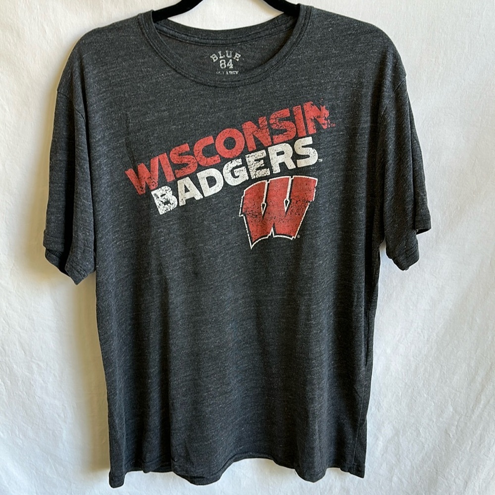 Blue 84 Wisconsin Badgers T-shirt, size XL